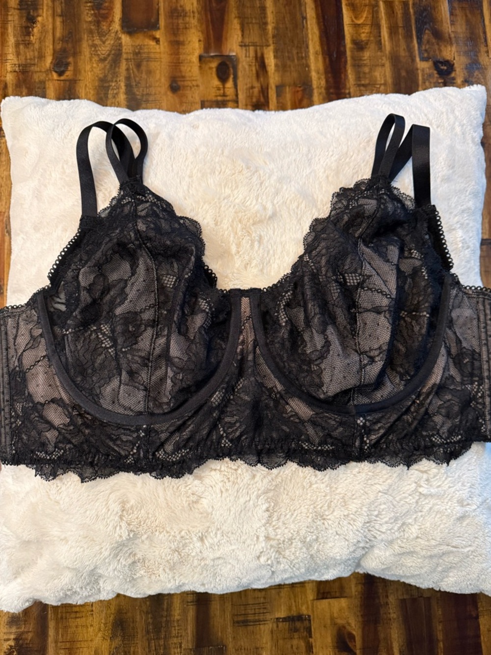 🍒 Torrid Curve all black dot lace underwire bra sz 3 adjustable strap sexy NWT
